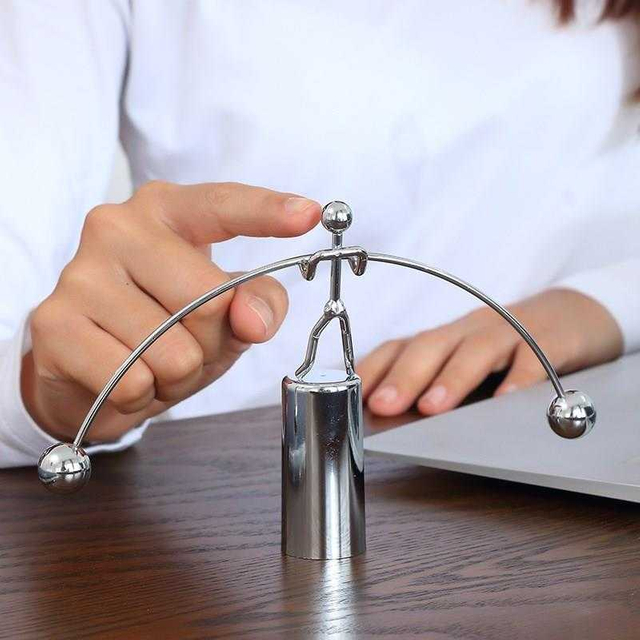 Living room creative physics adult permanent motion magnetic suspension gift rotating tumbler