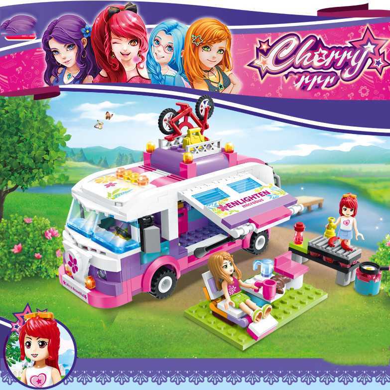 Castle Blocks,Girl Assembling Toys,Assembling Building Blocks Toys
