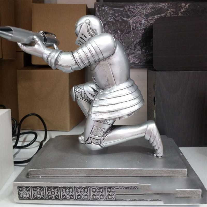 Copper Statue Pen Holder,Creative Executive Bronze Statue,Knight Statue