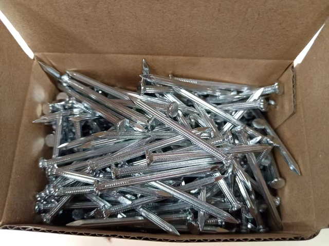 Y FENCE POST WIRE NAILS