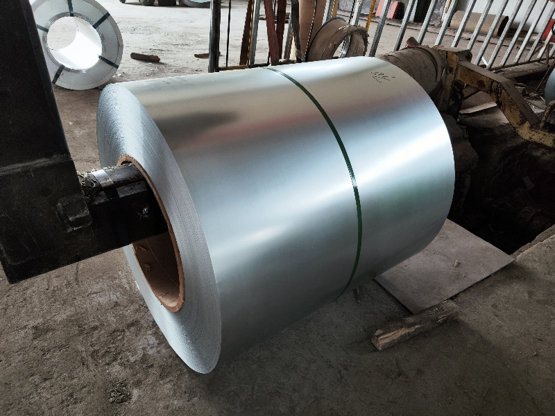 HOT DIPPED GALVANIZED STEEL STRIPS
