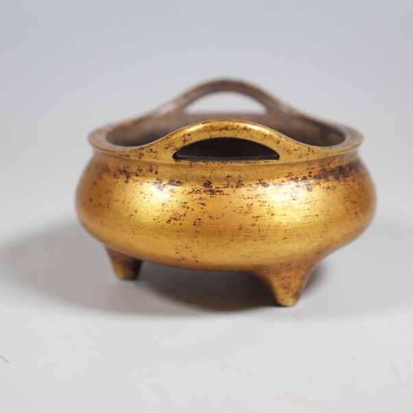 The outer diameter of the copper gilded golden bridge ear incense burner is 80mm.